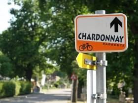 Beschilderung " Weinradweg - Chardonnay ", &copy; Retzer Land