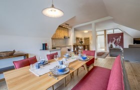 Herrenhaus See-Superior mit Balkon und Seeblick, &copy; Ferienwohnungen Herrenhaus