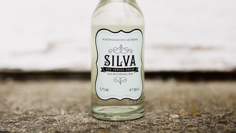 Flasche SILVA - der Sommerfrische-Drink aus Verjus