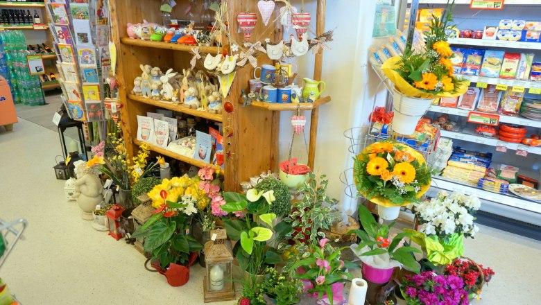 Blumen und Geschenksartikel, &copy; Mayer & Reuthner OG