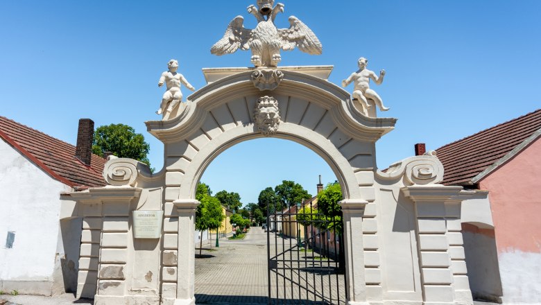 Adlertor, &copy; Marktgemeinde Lichtenw&ouml;rth Philip Steyrer