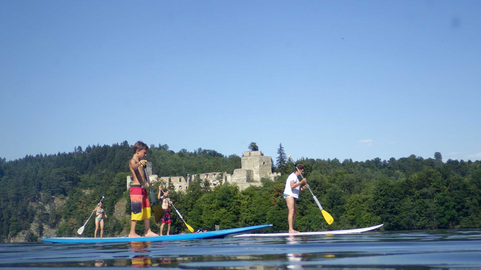 Stand Up Paddling am Stausee Dobra