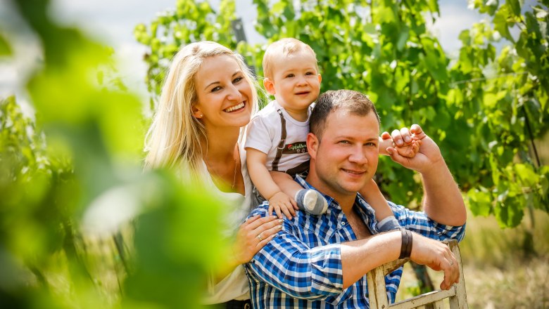 Familie Dungel im Weingarten, &copy; C. Husar