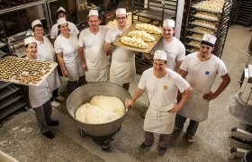 Bäckerei Team rund um Kurt Birnbauer, © Clemens Trenker, BA