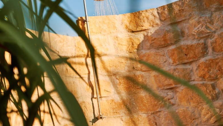 Au&szlig;endusche im Garten, &copy; Apartments Vineyard19