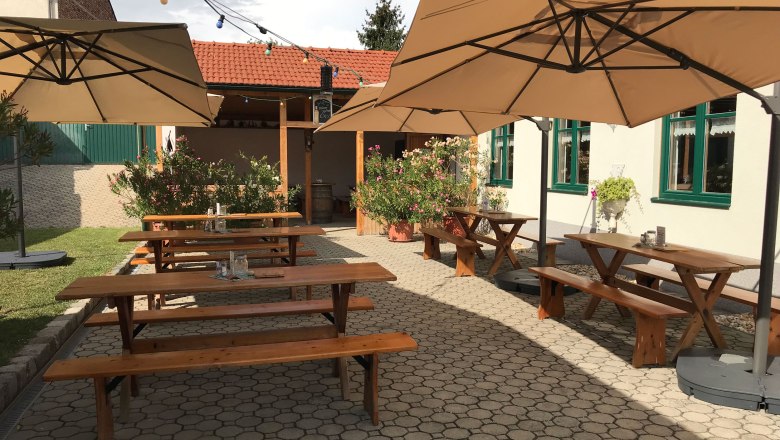 Garten, Buschenschank Familie M&ouml;lk, Deutsch-Haslau, &copy; Buschenschank Familie M&ouml;lk