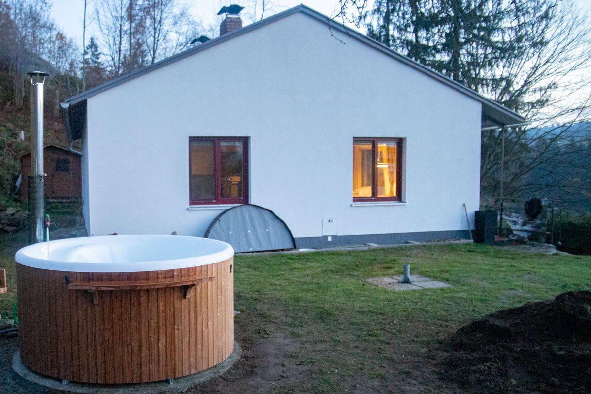 mit HOT TUB
