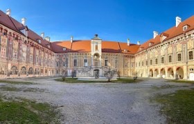 Schloss Petronell, Innenhof, Petronell-Carnuntum, &copy; Sonja Parapatits