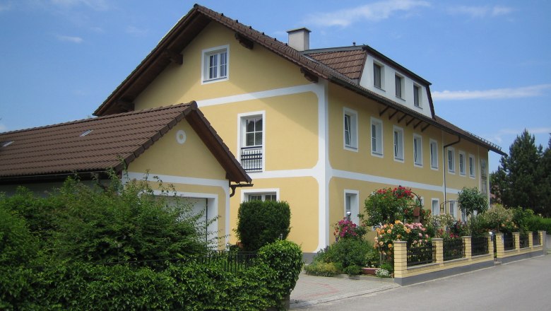 Gästehaus Aussenansicht, © Gästehaus Schabel-Zehetner Gästehaus Aussenansicht, © Gästehaus Schabel-Zehetner