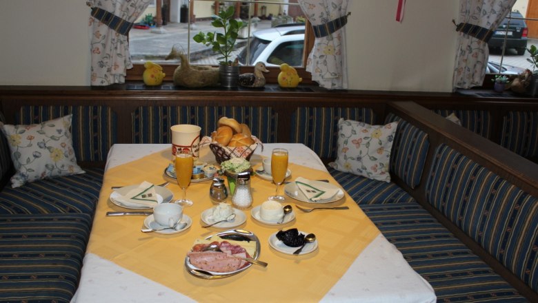 Fr&uuml;hst&uuml;ckstisch, &copy; Familie Reischer