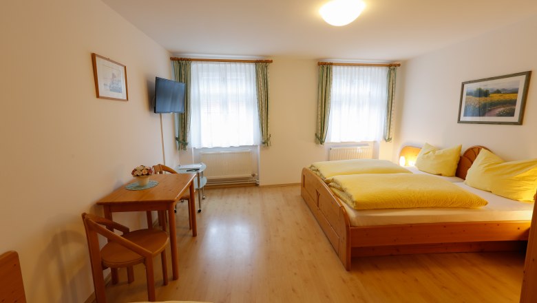 Gaestezimmer 1, &copy; J. Salomon