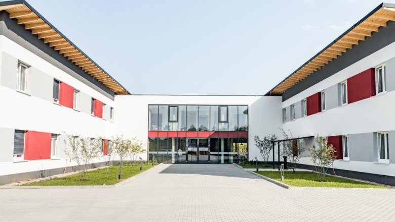 Eingangsbereich - Hotel Smart Liv'in B&ouml;heimkirchen, &copy; HFM Photography