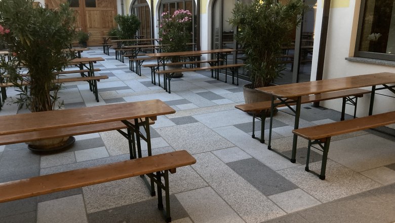 Heurigen Eckl Rundbogenfenster, &copy; Heurigen Eckl