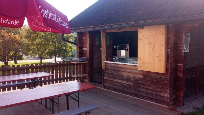 Getr&auml;nkestation beim Mostheurigen Lettner, &copy; Familie Lettner