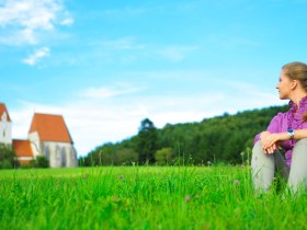 Wanderrast vor Mauer, &copy; Region Dunkelsteinerwald
