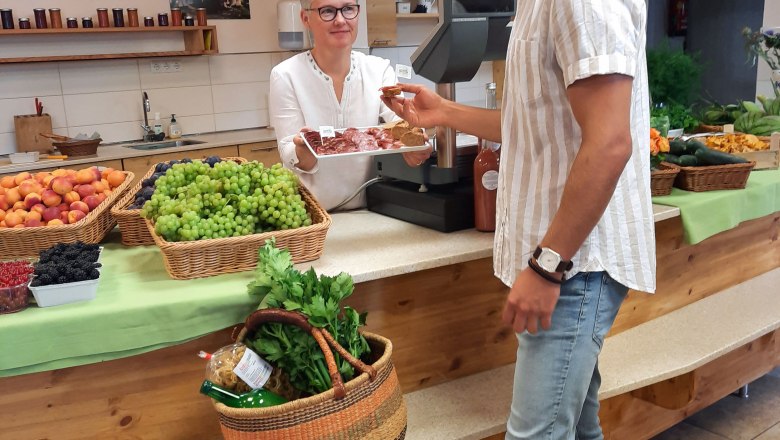 Verkostung im Hofladen, Spargelhof Magoschitz, Mannsdorf/Donau, &copy; Donau Nieder&ouml;sterreich, Neubauer