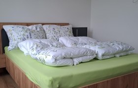 Schlafzimmer, &copy; Elisabeth und Lukas Bensch