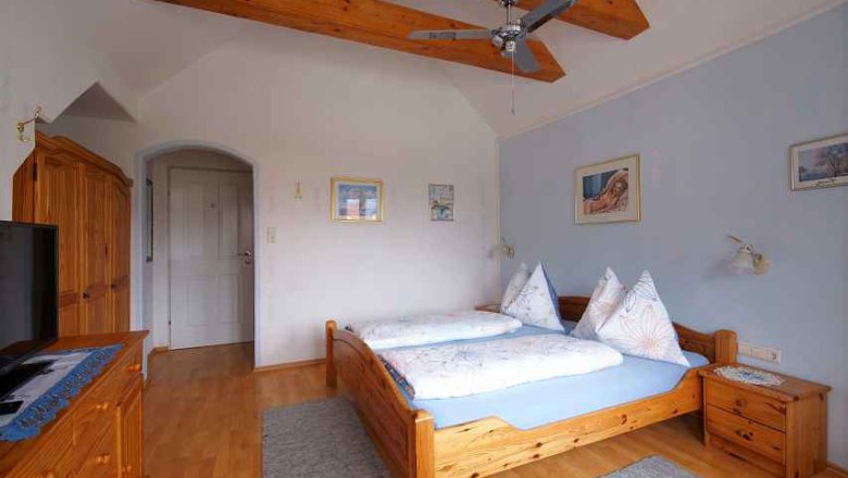 Zimmerbeispiel im G&auml;stehaus Rosa Denk, &copy; Rosa Denk