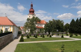 Barockgarten und Kirche, © Marktgemeinde Ravelsbach