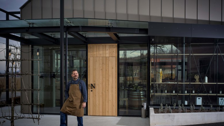 Aussenansicht mit Mike, &copy; robert herbst