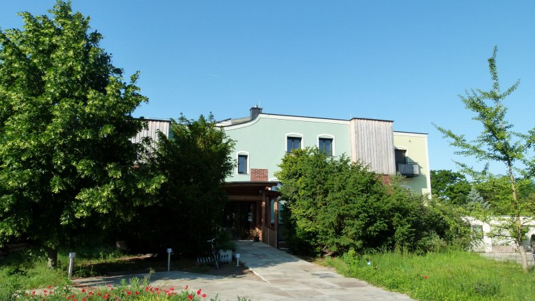 Haus Monti Außenansicht, © Nicole Montaperti Haus Monti Außenansicht, © Nicole Montaperti