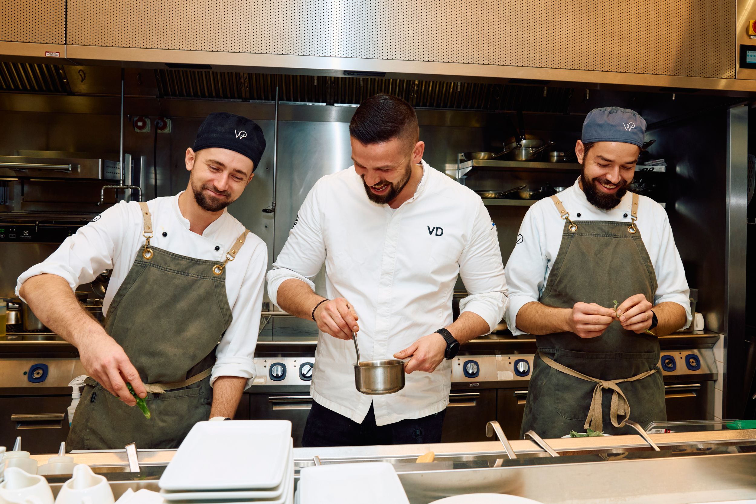 Wolfgang Puck Kitchen + Bar, Küchenteam