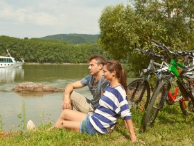 Erholung vom Radfahren bei Donau im Nibelungengau, &copy; Donau Nieder&ouml;sterreich / Klaus Engelmayer