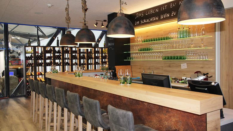 Vinothek Theke, &copy; Peter Hruska