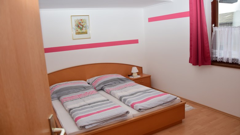 Fewo &Ouml;tscherblick_Schlafzimmer, &copy; Fam. Himmelmayer