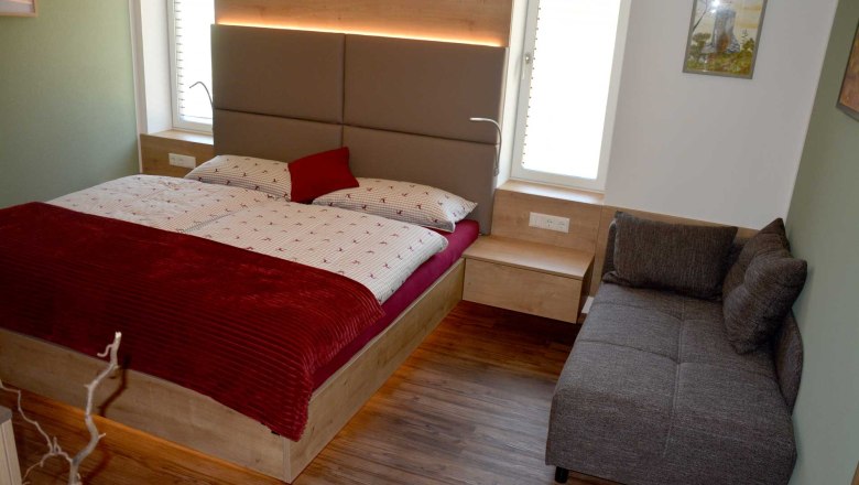 Schlafzimmer mit Schlafsofa - Galerie, &copy; Christina B&ouml;hm