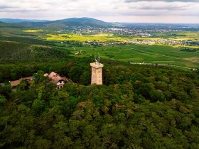Kaiser-Franz-Josephs-Warte am Harzberg, &copy; Wienerwald Tourismus
