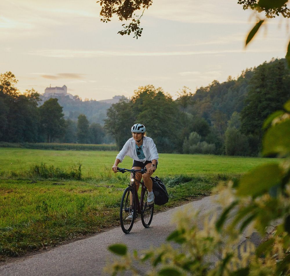 Radfahren am Zöbernbachradweg in der Region Bucklige Welt