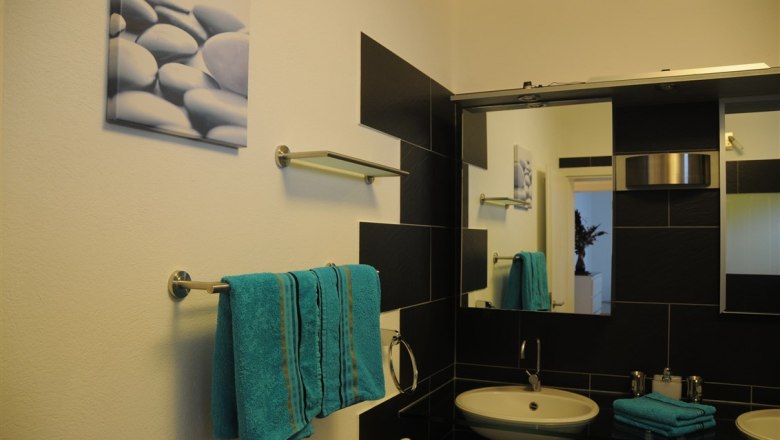 6-bad-apartment-66, &copy; Gabriele Prandstetter