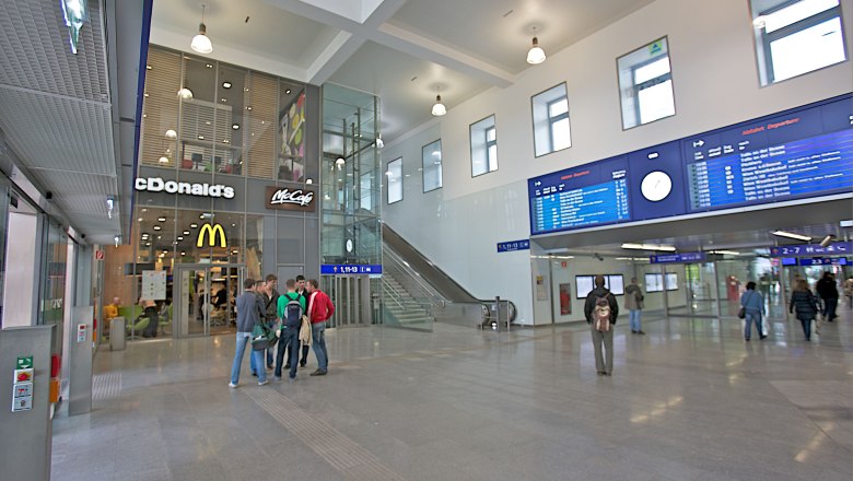 St. Pölten Hauptbahnhof, © ÖBB, Robert Deopito