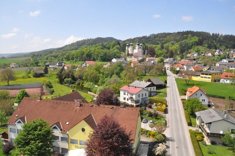 Luftaufnahme Schloss  Artstetten und Gemeinde