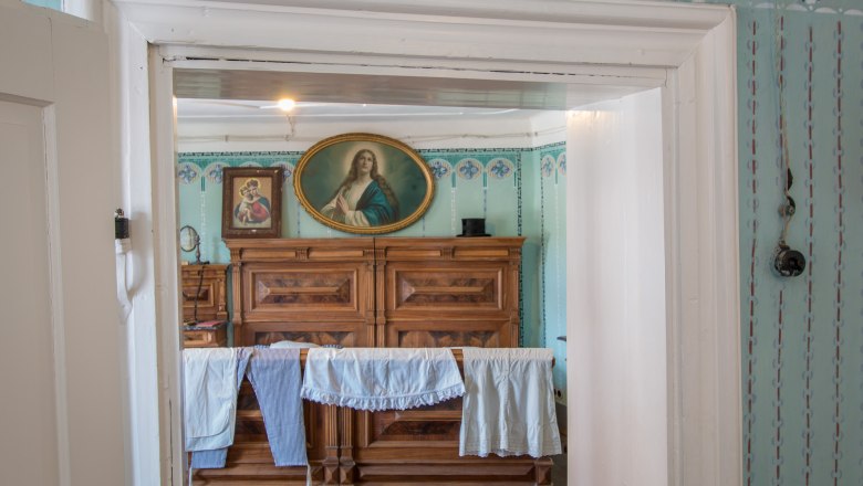 Blick ins Schlafzimmer, &copy; Alte Schmiede Sch&ouml;nberg