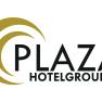 Logo der Plaza Hotelgroup mit goldenen Halbkreisen und schwarzem Text.