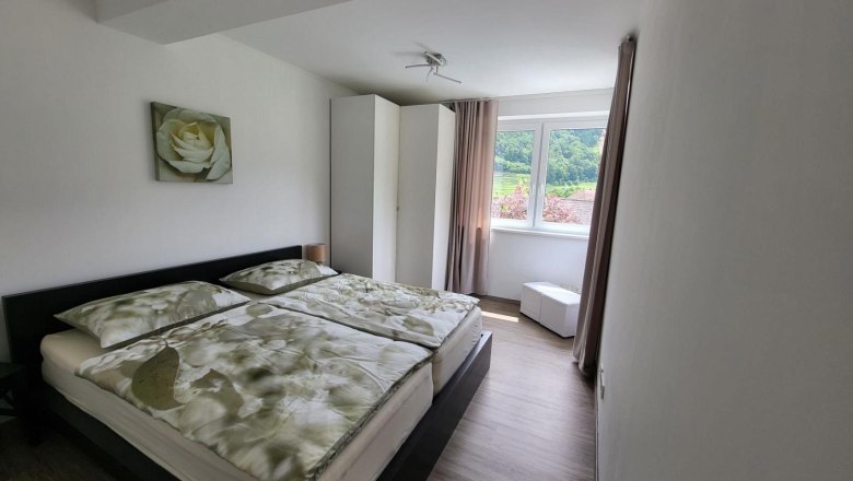 Schlafzimmerbeispiel im Ferienhaus Johanna, &copy; Familie Scho&szlig;mann