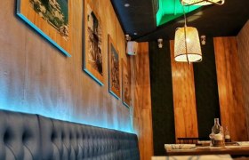 blaue Bank Lokal innen