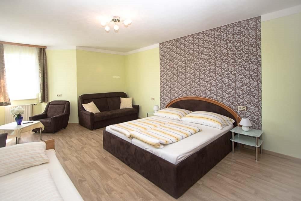 Zimmer mit Doppelbett