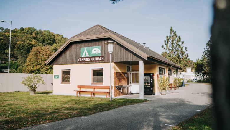 Sanit&auml;ranlagen und Selbstbedienung, &copy; Marbach Camping
