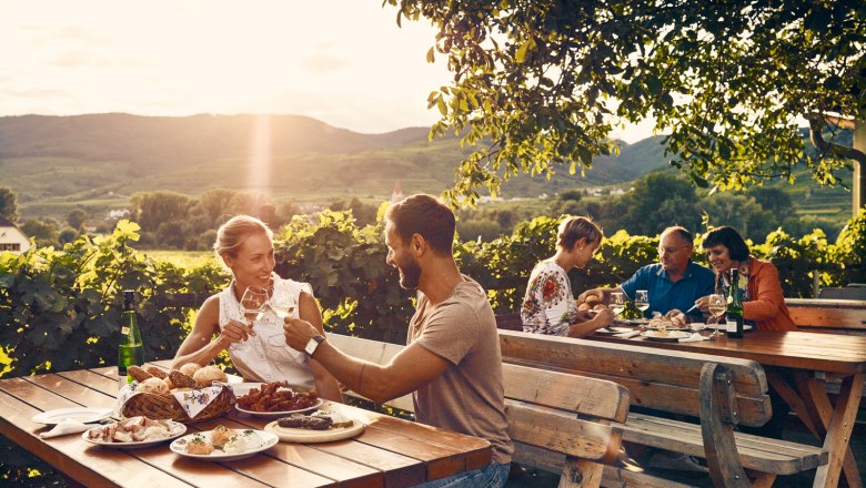 Kulinarische Gen&uuml;sse beim Heurigen, &copy; Andreas Hofer