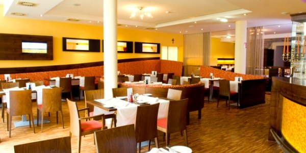 Restaurant 1, © Robert Herbst