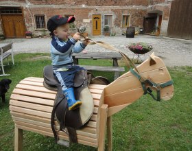 Aufsitzen bitte!, &copy; zVg. Mayr-Eichberg