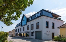 Gutshof Aussenansicht, &copy; M&ouml;rwald