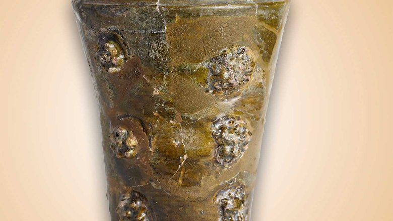 Sogenannter Löwenbecher aus dem Spätmittelalter aus der Burg Sachsendorf, © Peter Ableidinger, Archiv Krahuletz-Museum