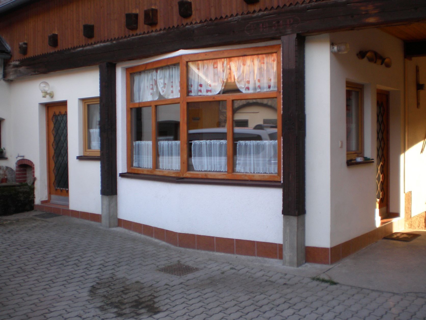 Aufenthaltsraum und Hof