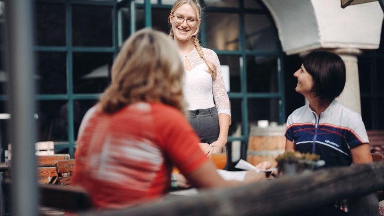 Schiffmeisterhaus Gasthof-Restaurant, © Moststraße, dochbodnliacht