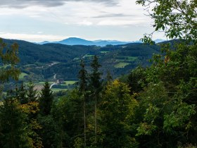 Blick auf die St. Anna Kirche und den &Ouml;tscher, &copy; Gottfried Grossinger
