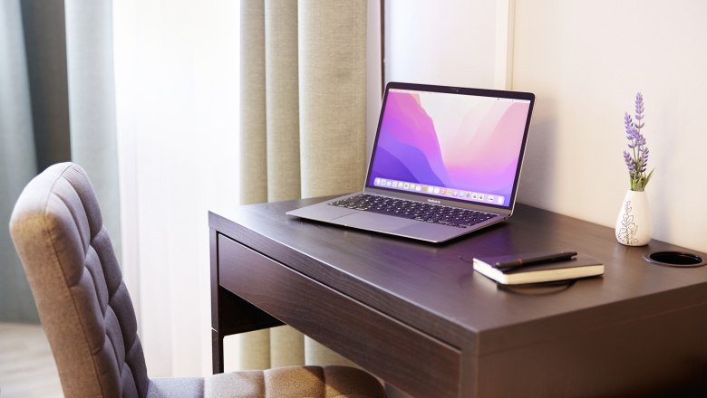 G&auml;stezimmer, Schreibtisch, &copy; Pension Pia OG